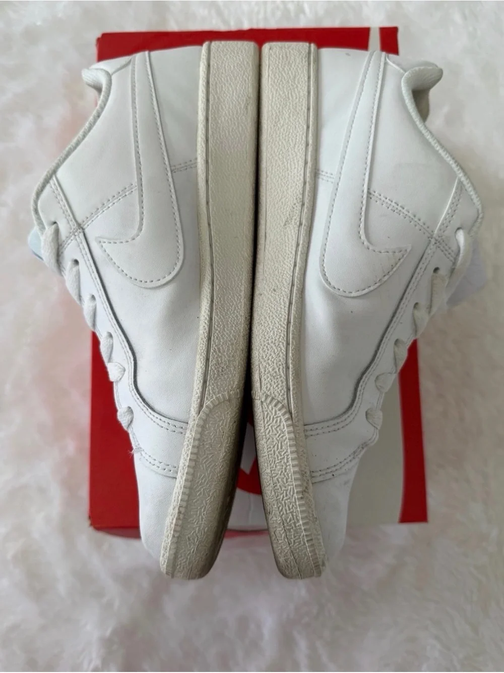 Nike Women’s Court Royale (7.5)